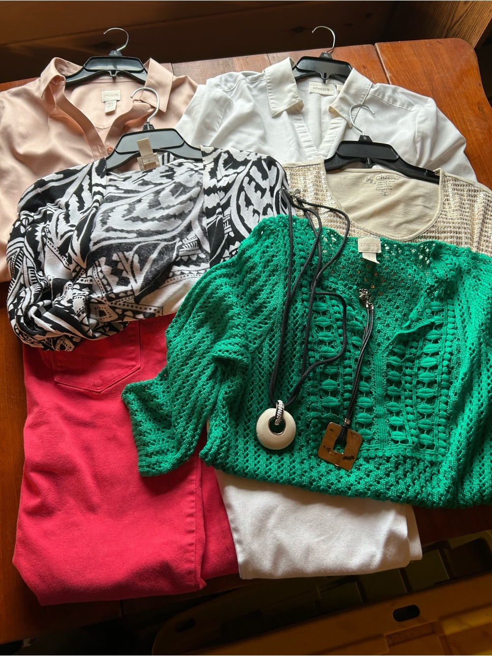 Chico’s lot jeans size 1 & 1.5 tops sz 1, 1.5 & 2 plus 2 necklaces
